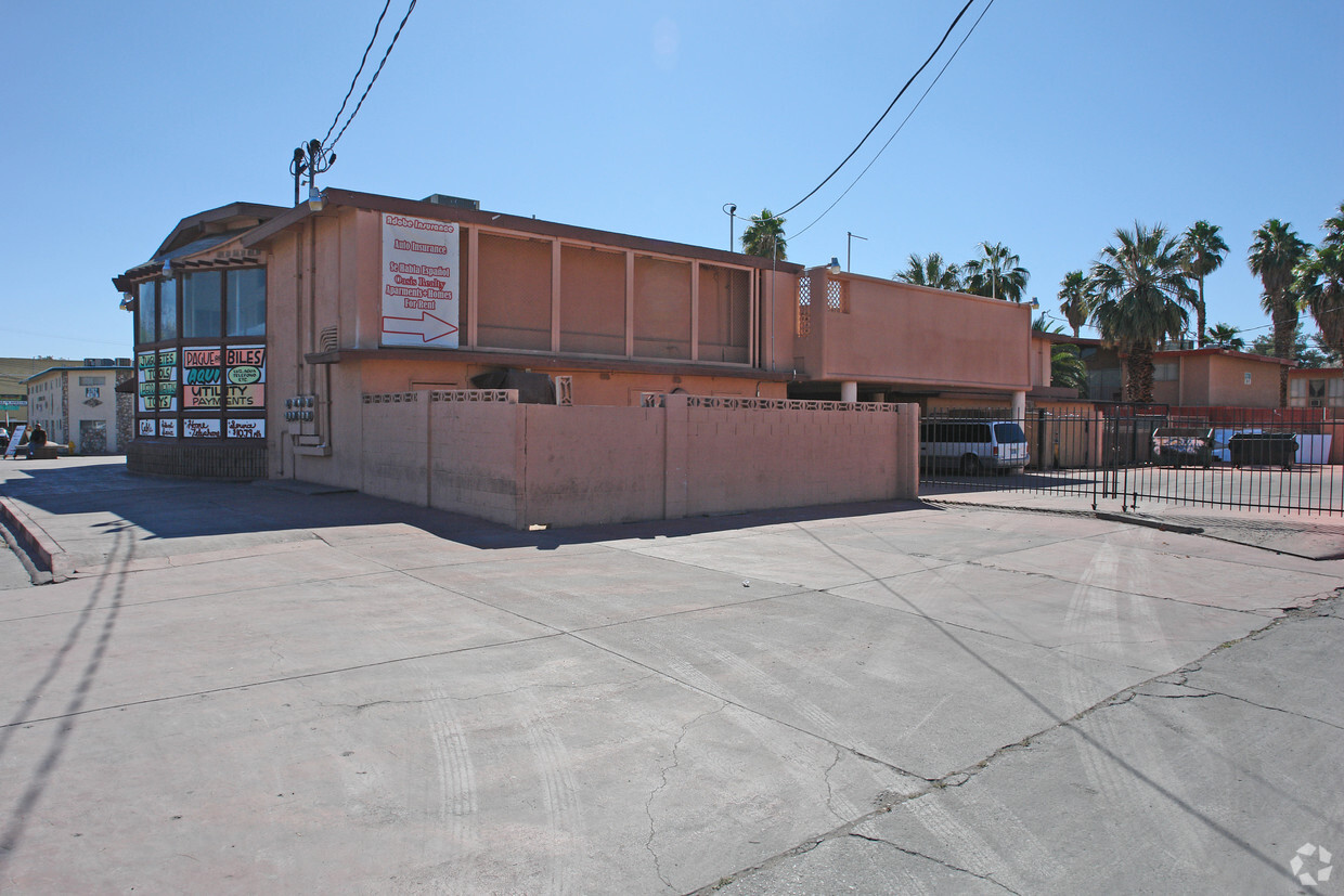 Building Photo - Vivian Apartments