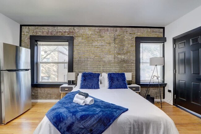 Building Photo - 1925 N Prospect Ave