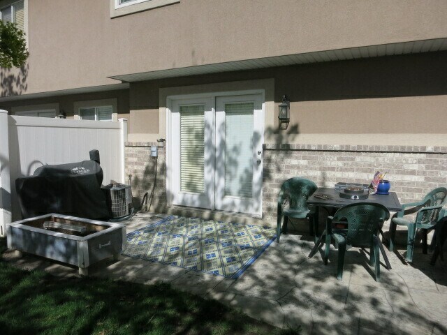 Building Photo - 1647 N Aliwood Way W
