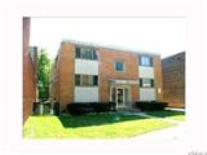 Building Photo - 15601 Madison Ave