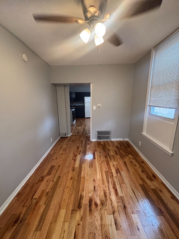Foto del edificio - 3836-3838 S Sacramento Ave