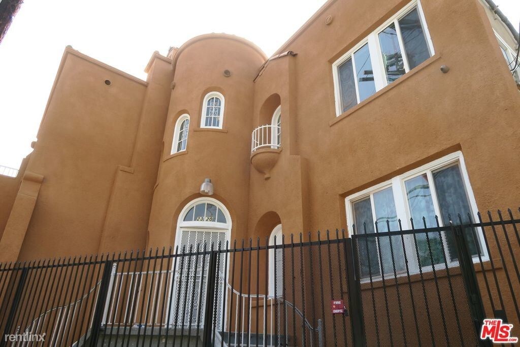 Primary Photo - 2320 Ocean View Ave