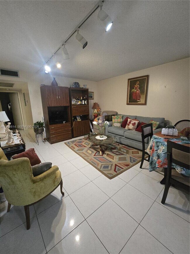 Foto del edificio - 13500 SW 1st St