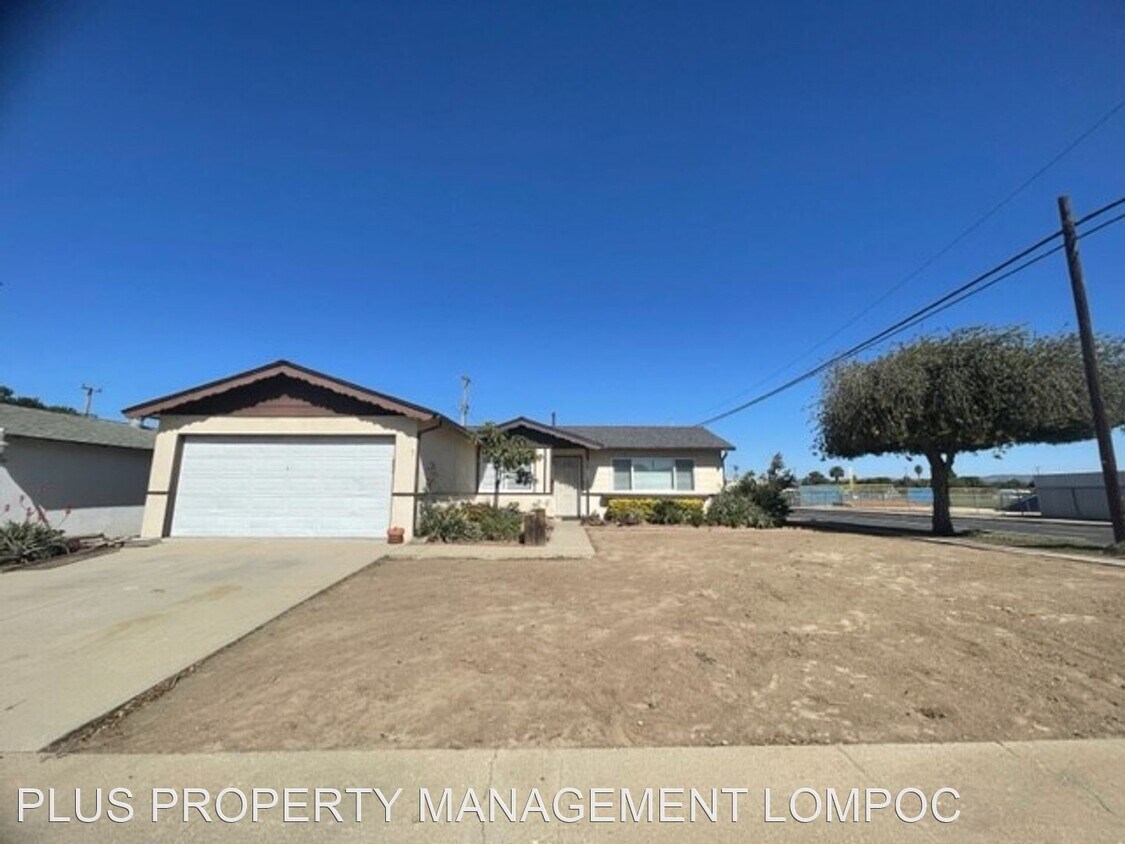 3 br, 2 bath House 801 West Airport Avenue House Rental in Lompoc