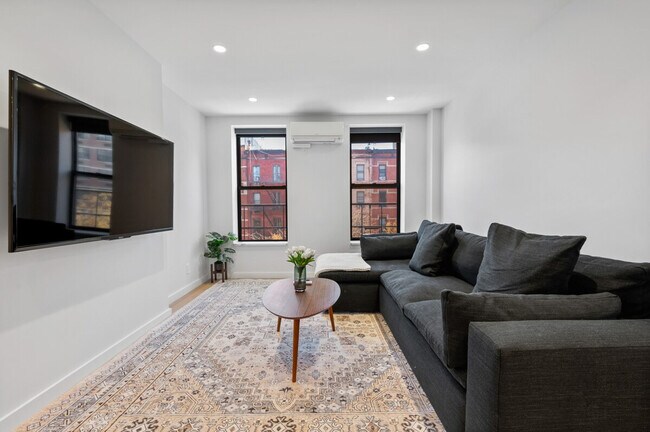 Foto del edificio - 472 Columbus Ave