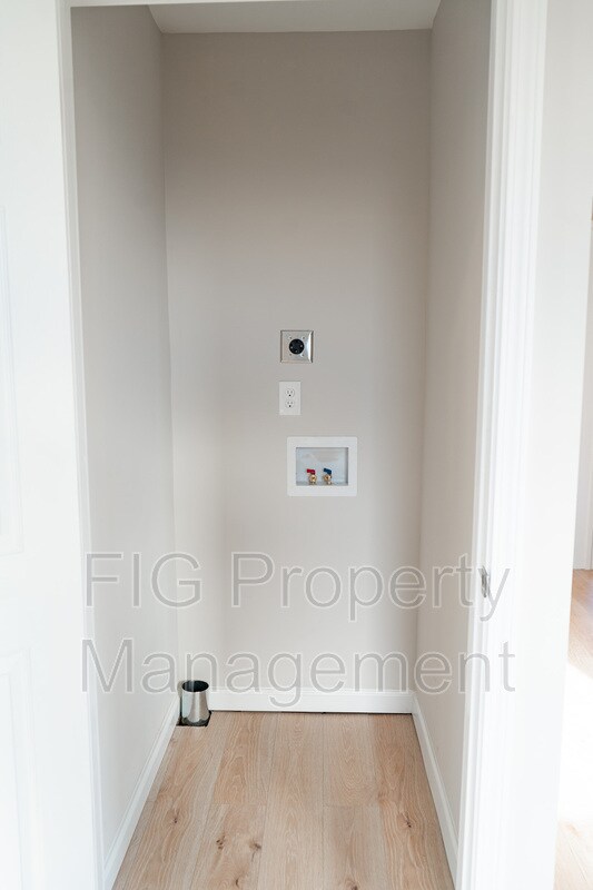 Foto del edificio - 607 Hillview Rd