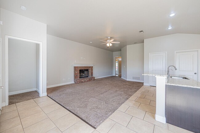 Building Photo - Property For Lease in Odessa