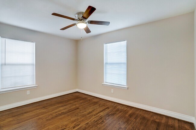 Foto del edificio - 6634 Granite St