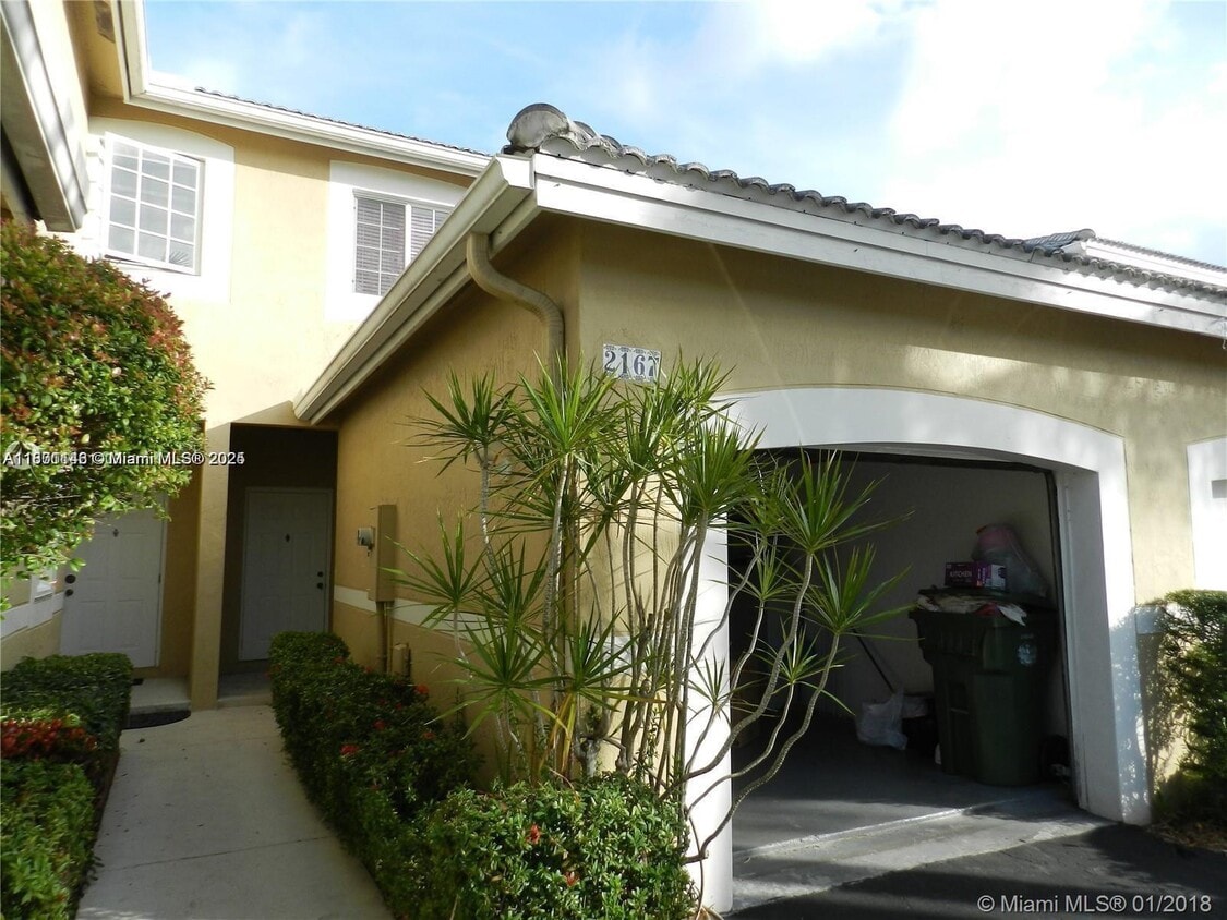 Foto principal - 2167 Madeira Dr