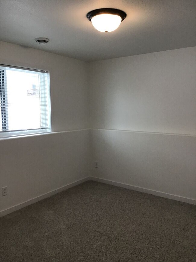 Building Photo - New 3 Bedroom/3 Bathroom House