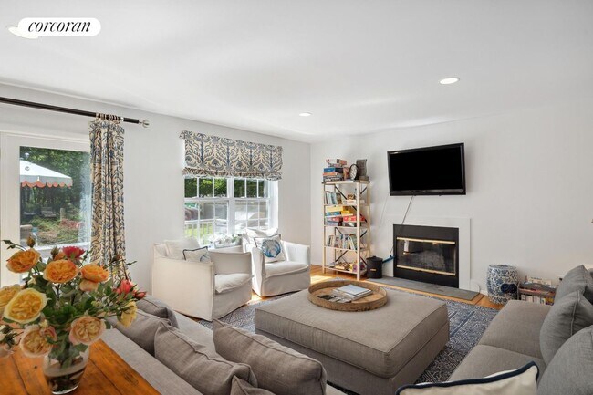 Foto del edificio - 8 Winterberry Ln