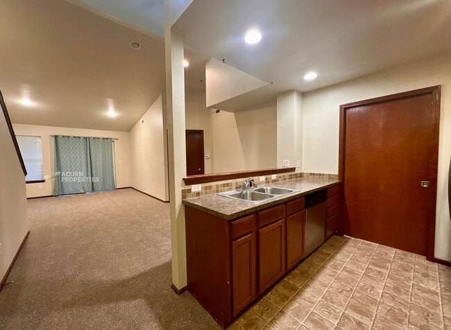 Building Photo - 1668 Stremler Dr