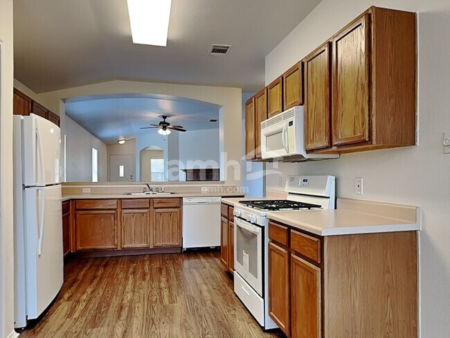 Building Photo - 300 Glen Valley Ln