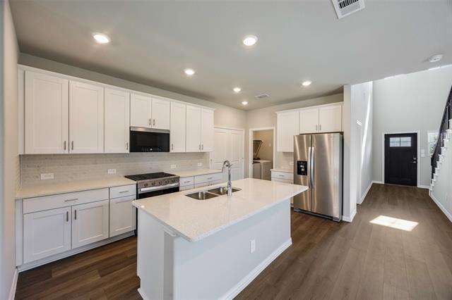Building Photo - 4018 Sandstone Dr