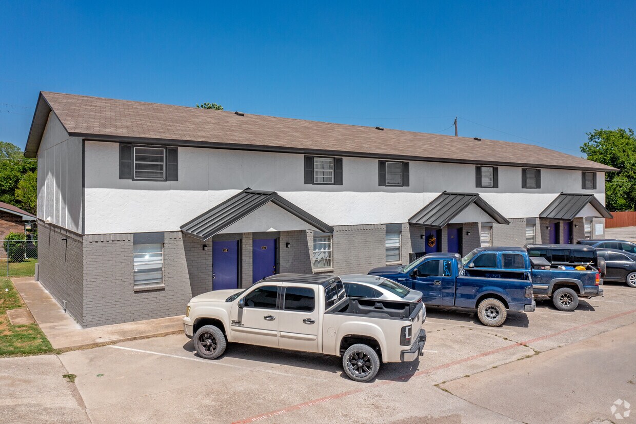 ZZZ The Sebastian Apartments 949 S Lillian St Stephenville, TX