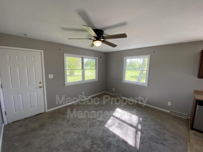 Foto del edificio - 10291 Paige Rd