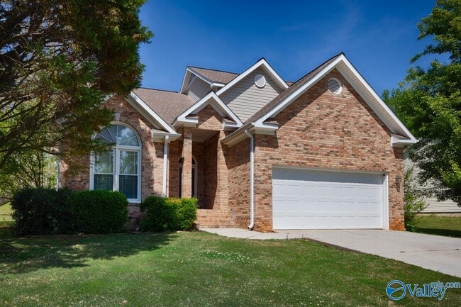 Building Photo - 722 Highland Dr