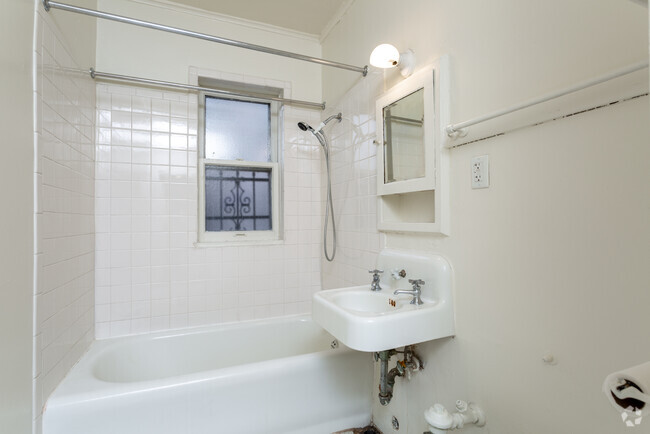 Studio Bathroom - Berkshire Apartments