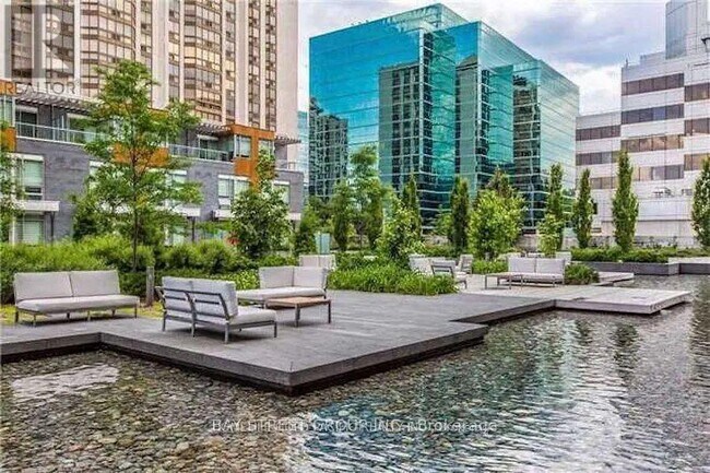 Photo du bâtiment - 88-388 Sheppard Ave E