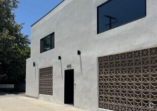 Building Photo - 13750 Ventura Blvd