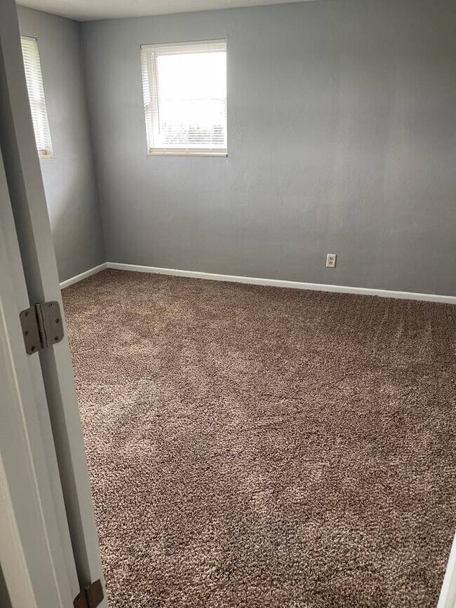 Foto del edificio - 2740 E Phylbeck Ave