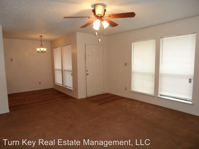 Building Photo - 8117 Foxfire Ln