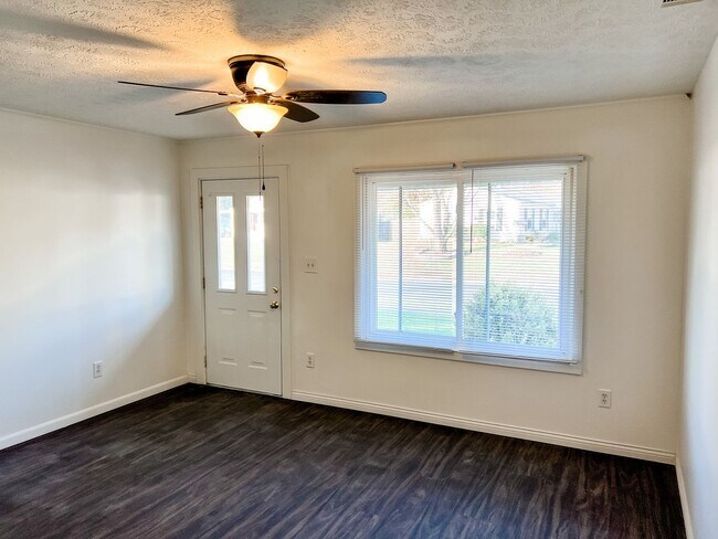 Foto del edificio - 3217 Niagara St