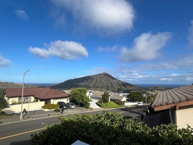 Foto del edificio - 956 Kaluanui Rd