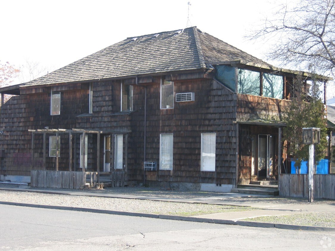 Building Photo - 315 N 7th St