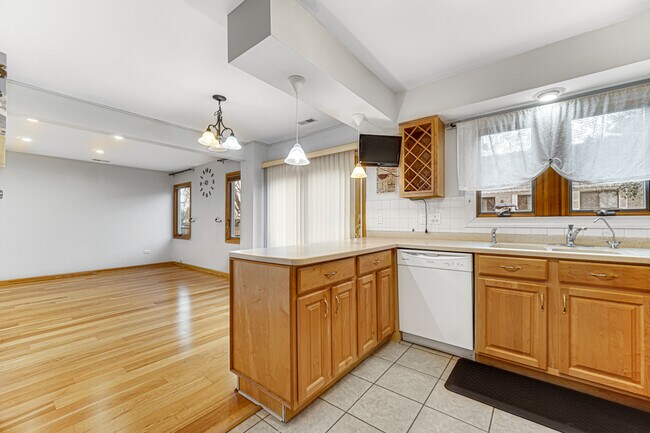 Building Photo - 446 Irvine Ct