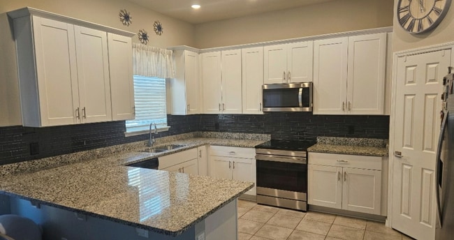 Building Photo - 417 Venetian Palms Blvd