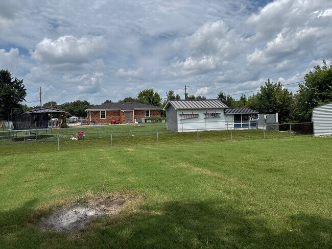 Foto del edificio - 146 Miller Dr