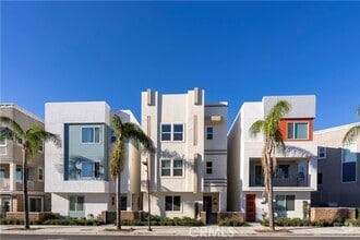 Building Photo - 11006 Getaway Dr