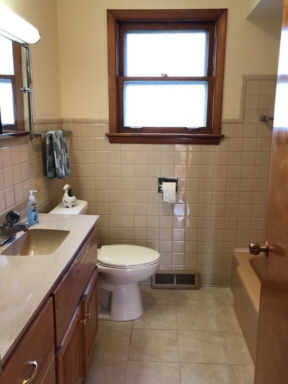 Building Photo - 308 Howard Ave