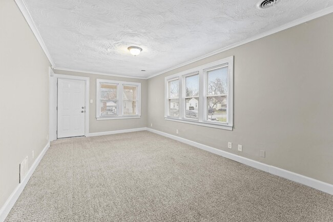 Building Photo - 8638 Cadillac Ave