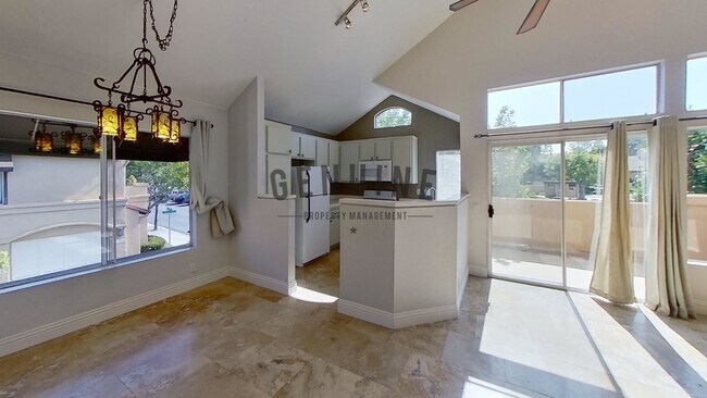 Building Photo - Beautiful 2 Bedroom - 2 Bathroom Condo at ...