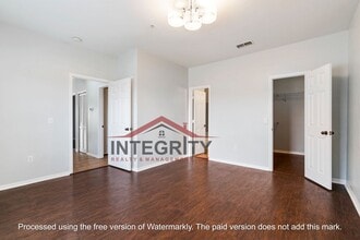 Building Photo - 7800 Point Meadows Dr