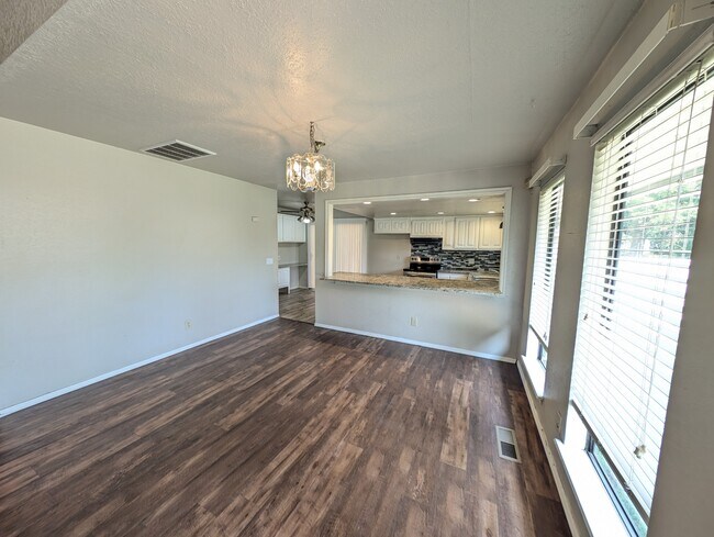 Foto del edificio - 8440 E 64th Pl