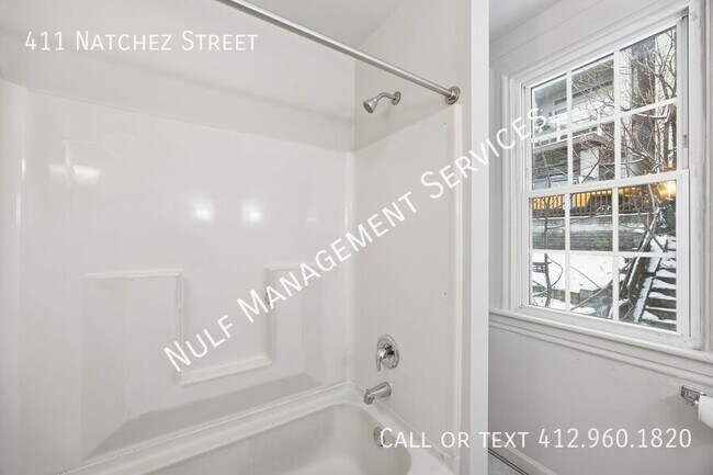 Building Photo - 411 Natchez St