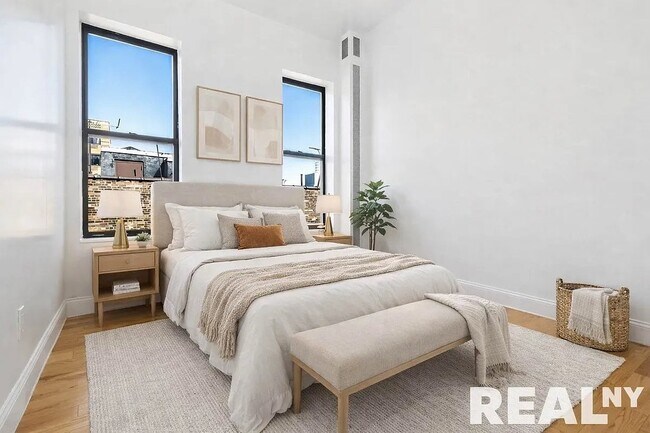 Building Photo - 284 Mulberry St