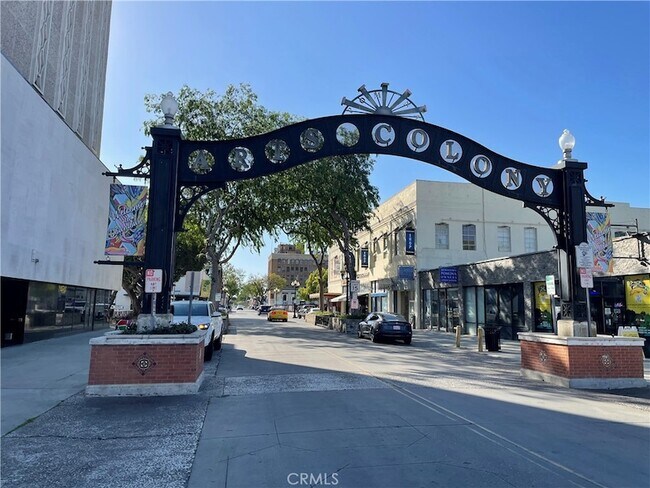 Foto del edificio - 101 W Mission Blvd
