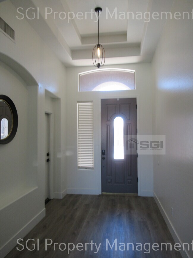 Building Photo - 6660 S Nash Way