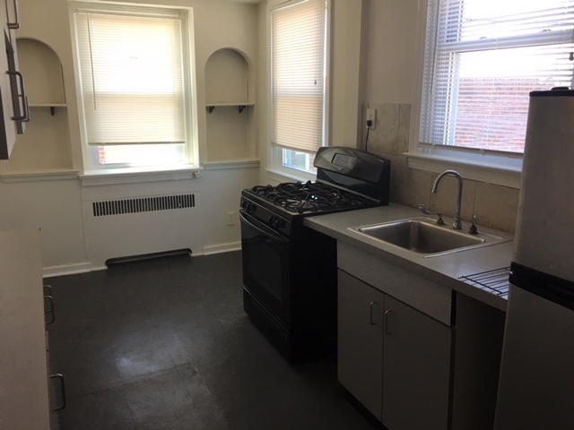 Building Photo - One Bedroom 2nd Flr_Holmesburg / Mayfair 1...