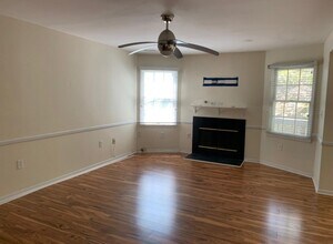 Building Photo - 75 Quartz Ln