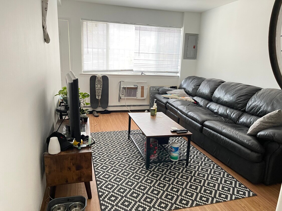 137 St, Brooklyn, NY 11237 Townhome Rentals in Brooklyn NY