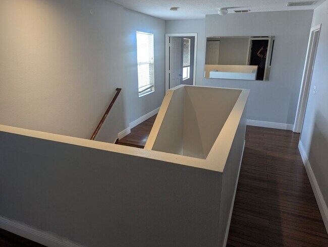 Building Photo - For Rent: Spacious, Open Floor Plan, 4 Bedroom House, Mount Dora Florida.