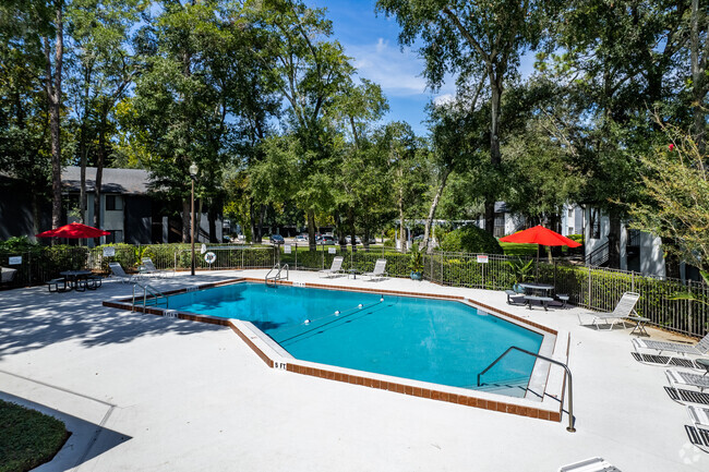 Building Photo - Riverbend Apartments
