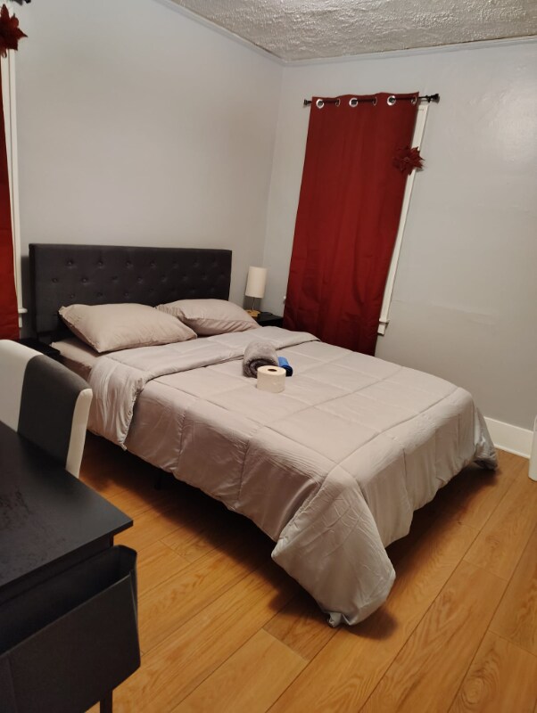 Foto del edificio - 325 Voorheis St