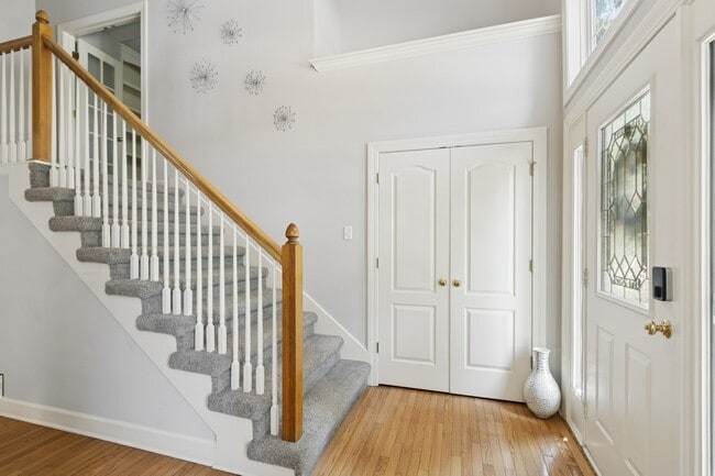 Foto del edificio - 5341 Meadowlark Dr