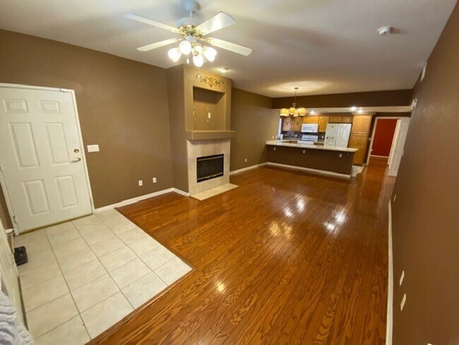 Building Photo - 3327 Erva St